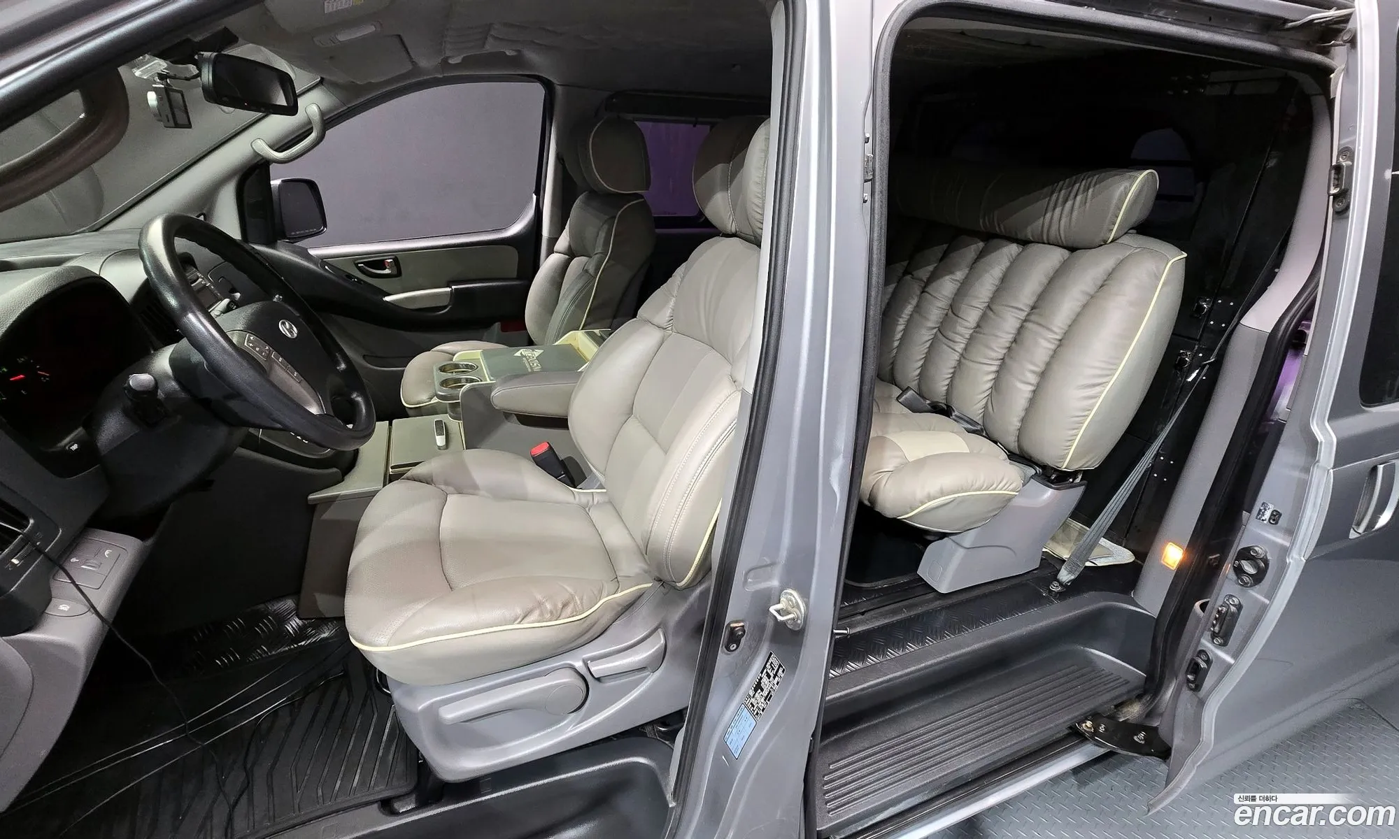 Hyundai Grand Starex 2012 — 25