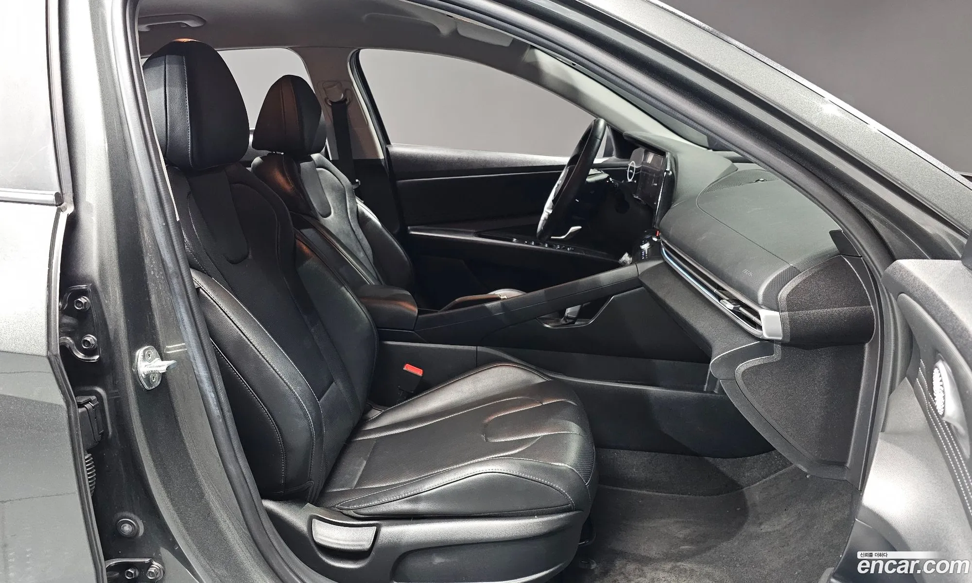 Hyundai Elantra 2022 — 27