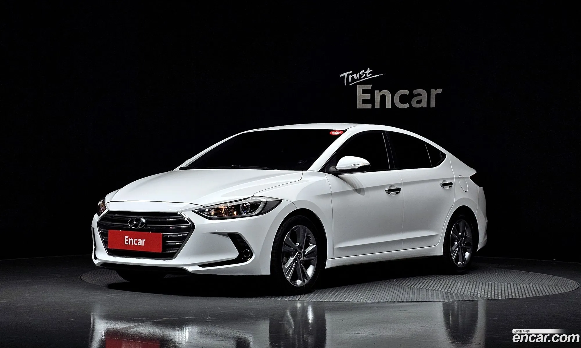 Hyundai Elantra AD 2017 — 12