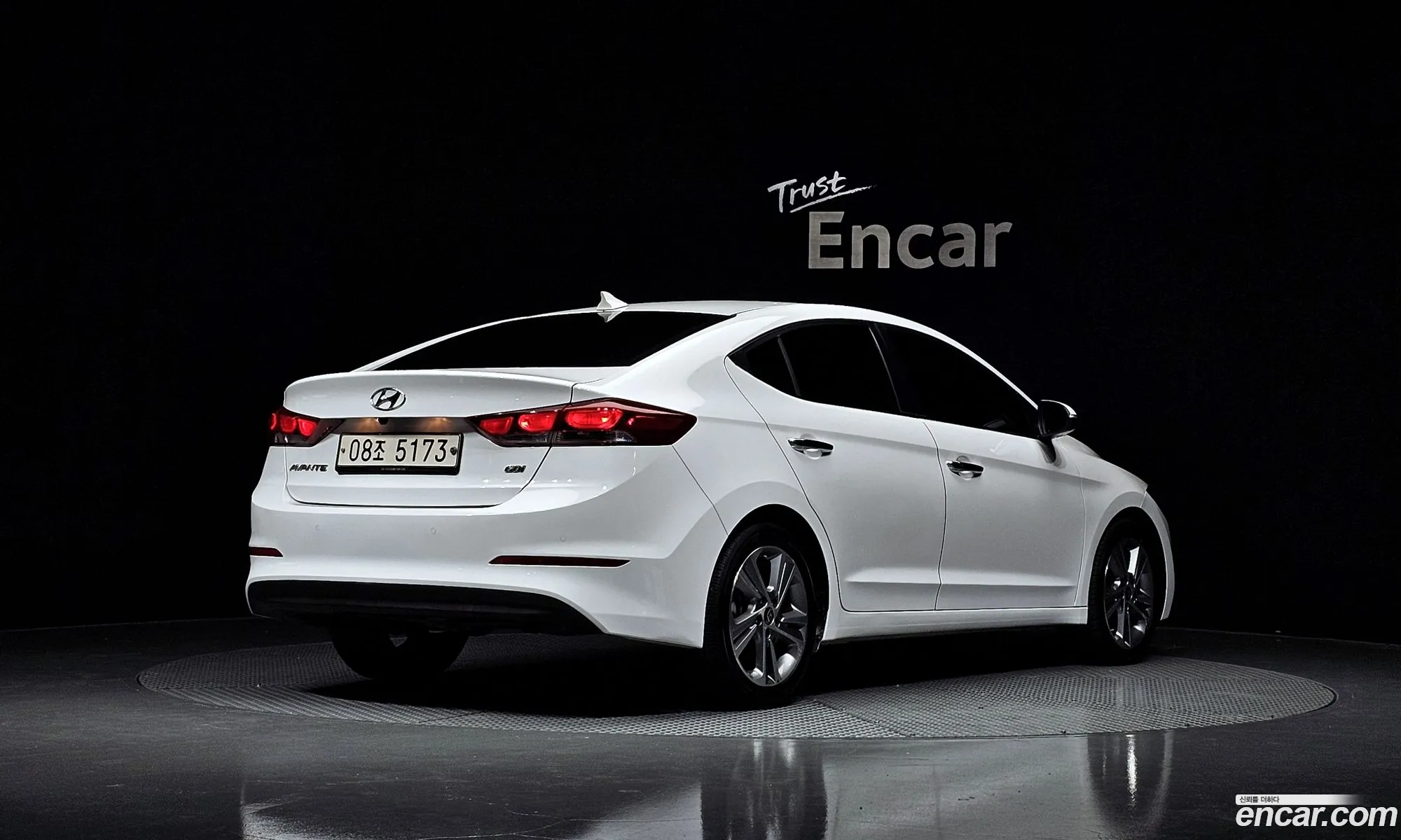Hyundai Elantra AD 2017 — 5