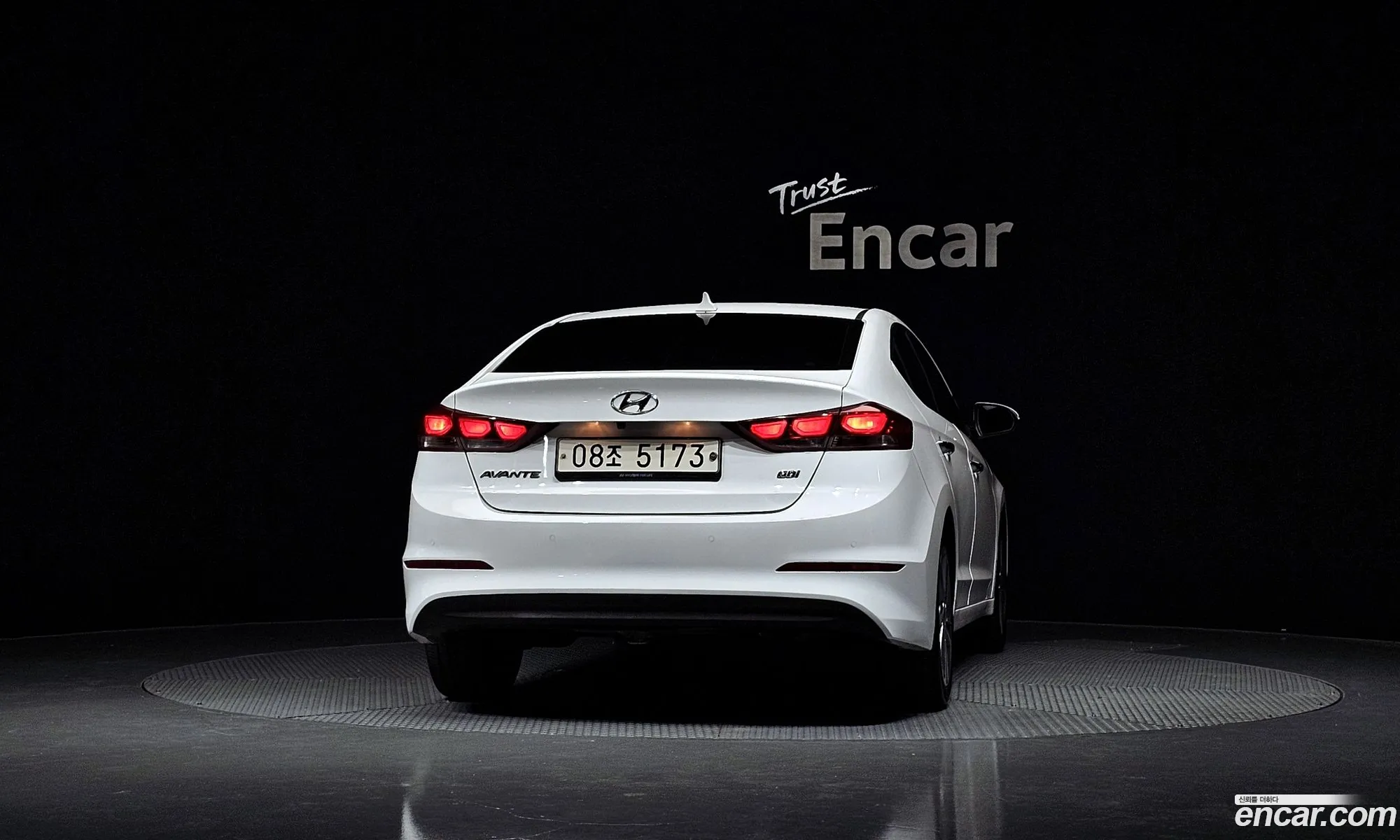 Hyundai Elantra AD 2017 — 10