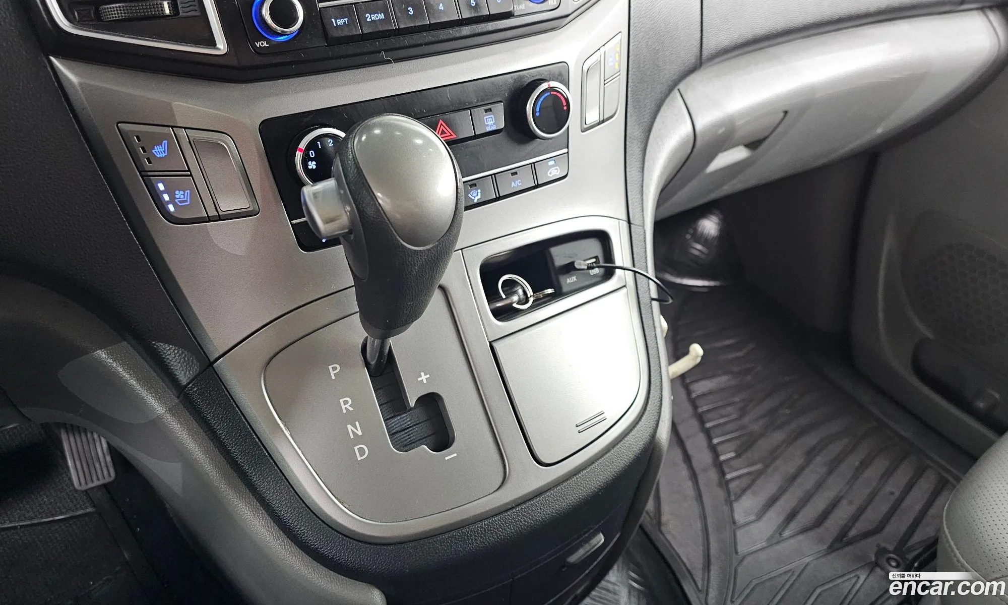 Hyundai Grand Starex 2015 — 14