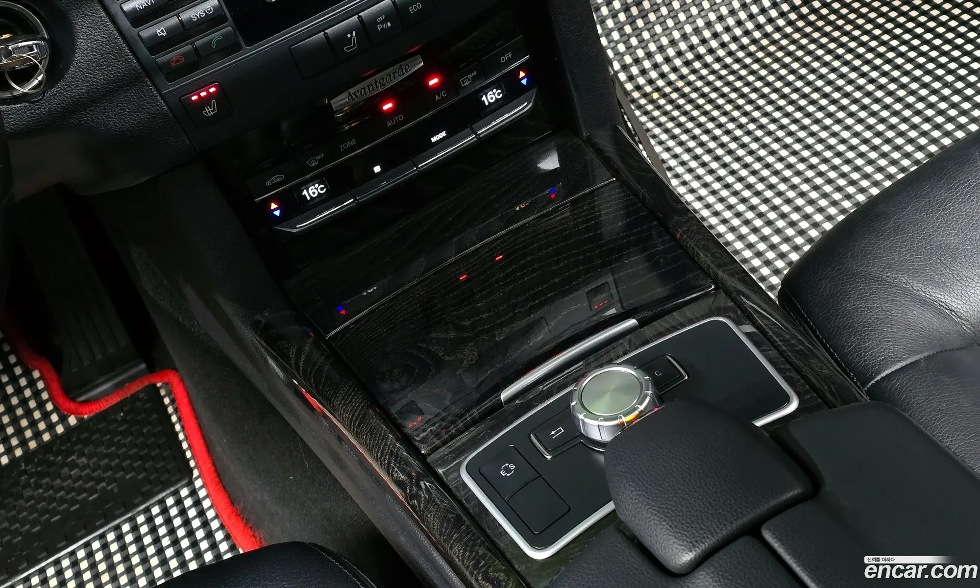 Mercedes-Benz E-Class W212 2012 WDDHF0CB8DA685840 — 17