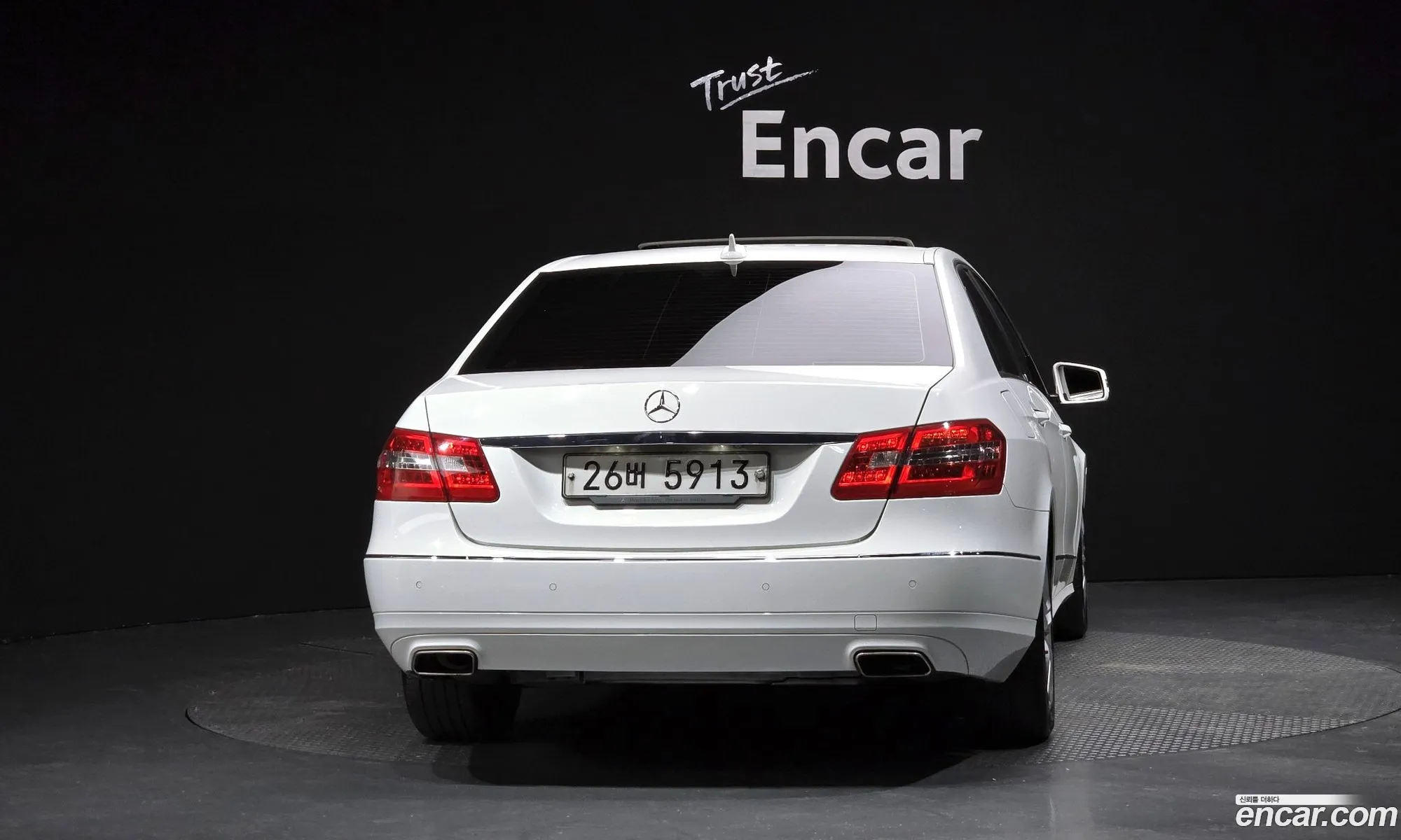 Mercedes-Benz E-Class W212 2012 WDDHF0CB8DA685840 — 14