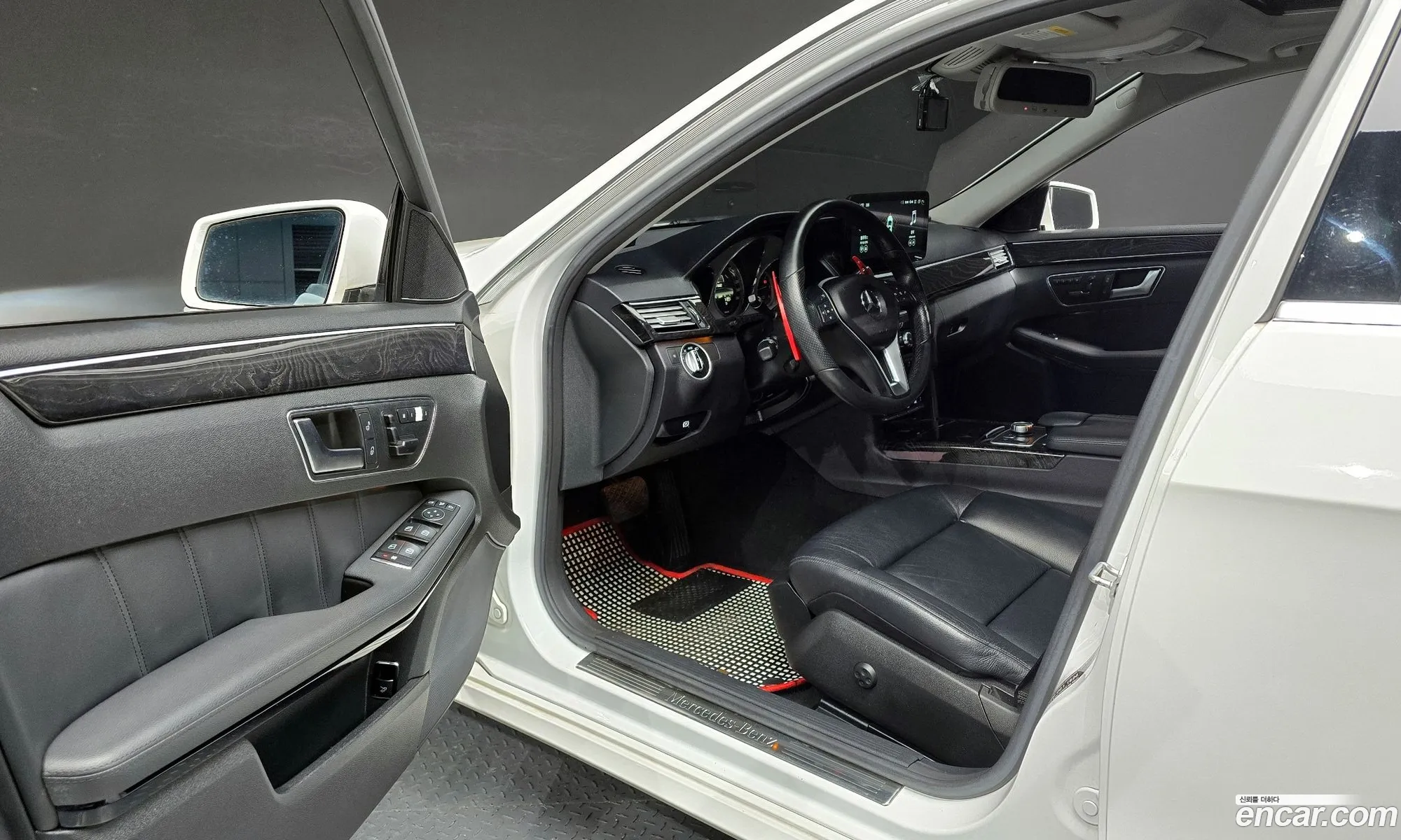 Mercedes-Benz E-Class W212 2012 WDDHF0CB8DA685840 — 13