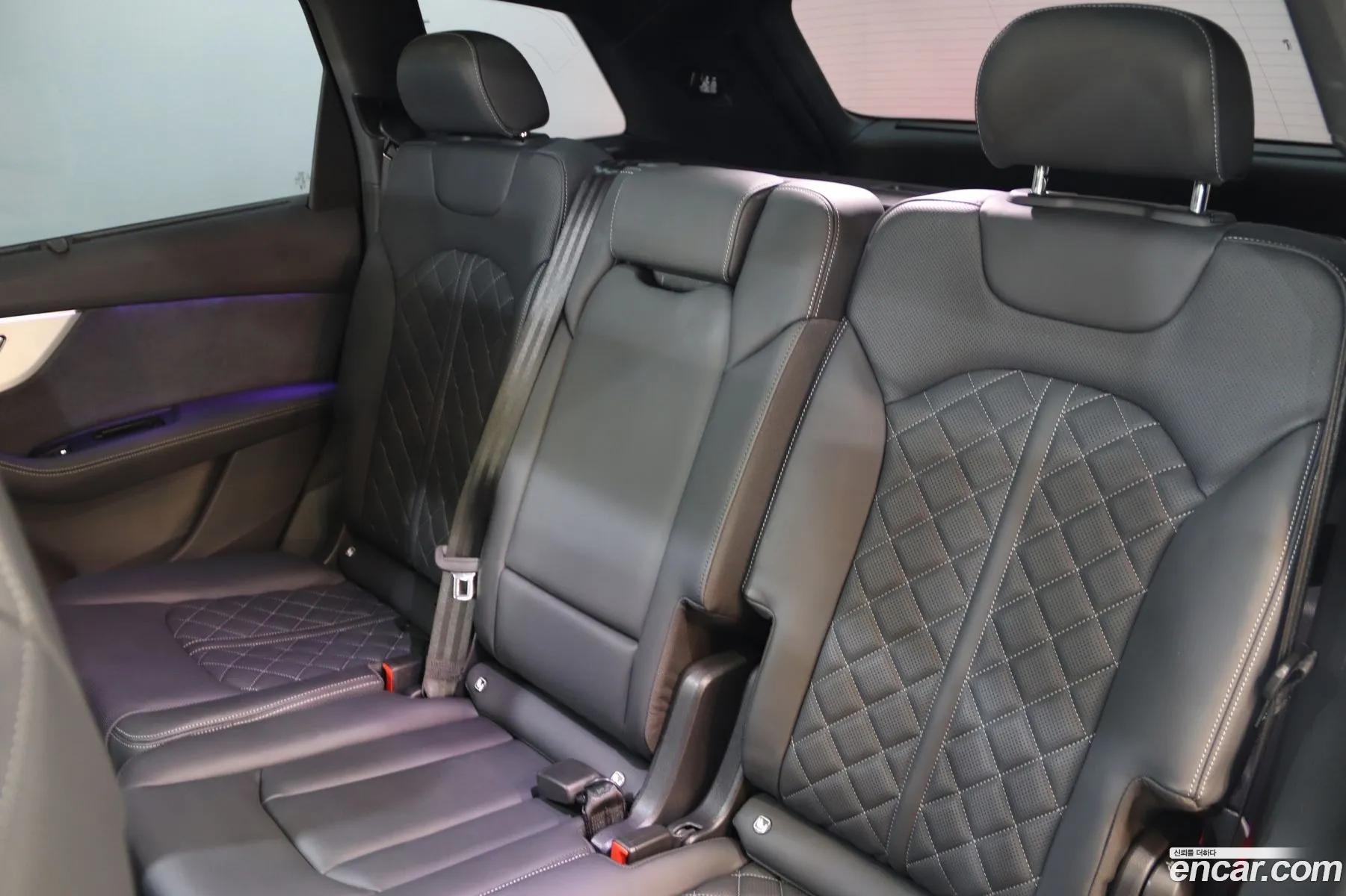 Audi Q7 2025 — 18