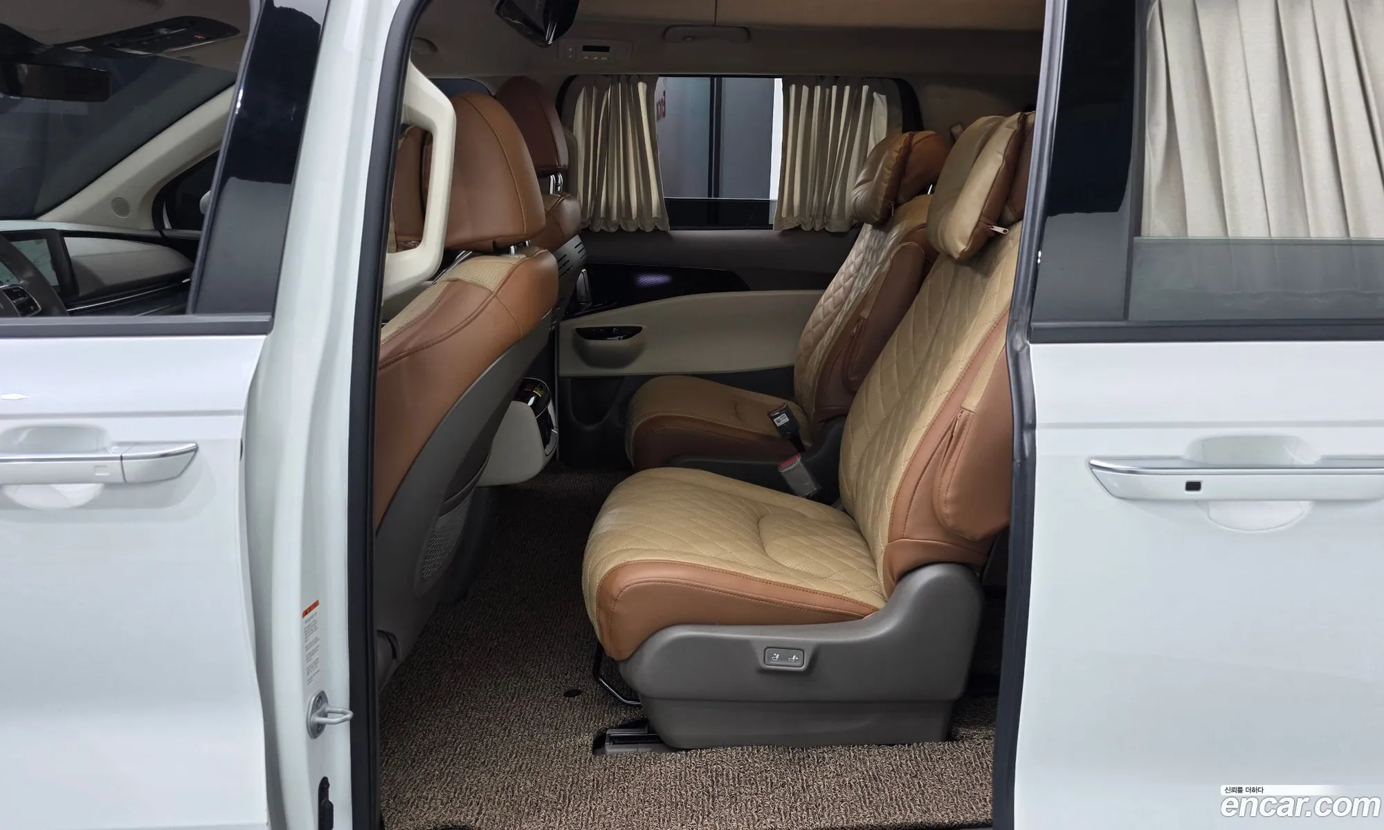 Kia Carnival 2023 — 5