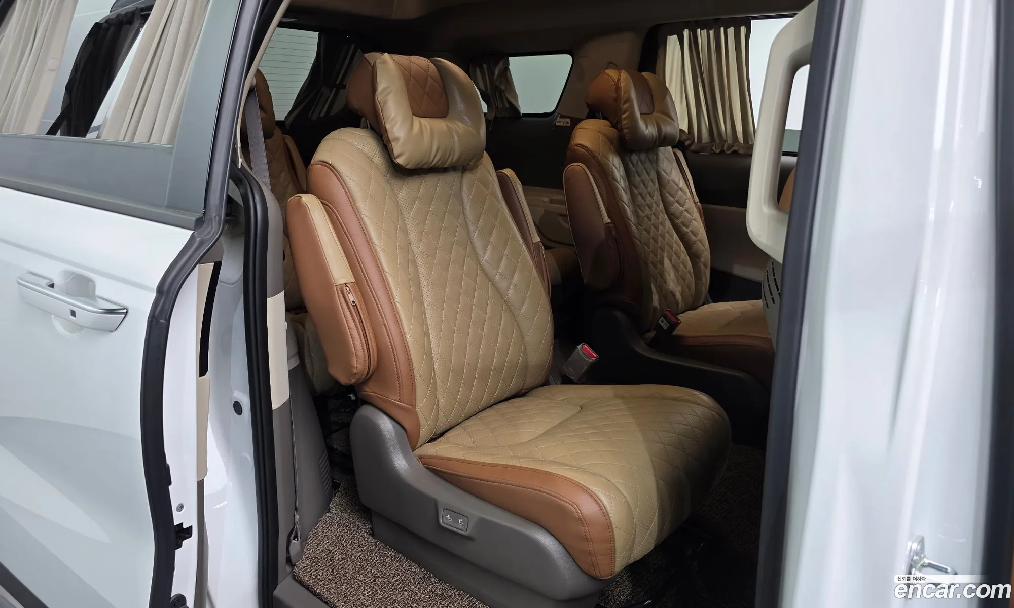 Kia Carnival 2023 — 25