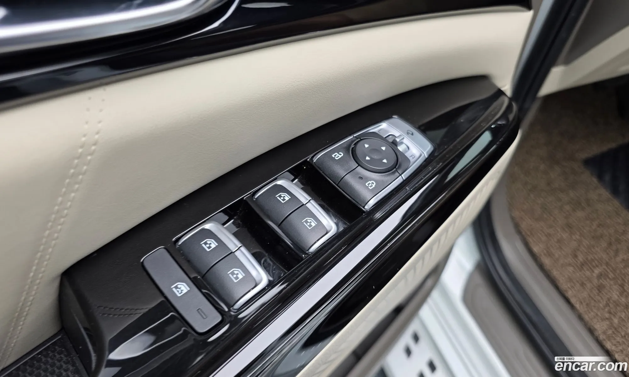 Kia Carnival 2023 — 24