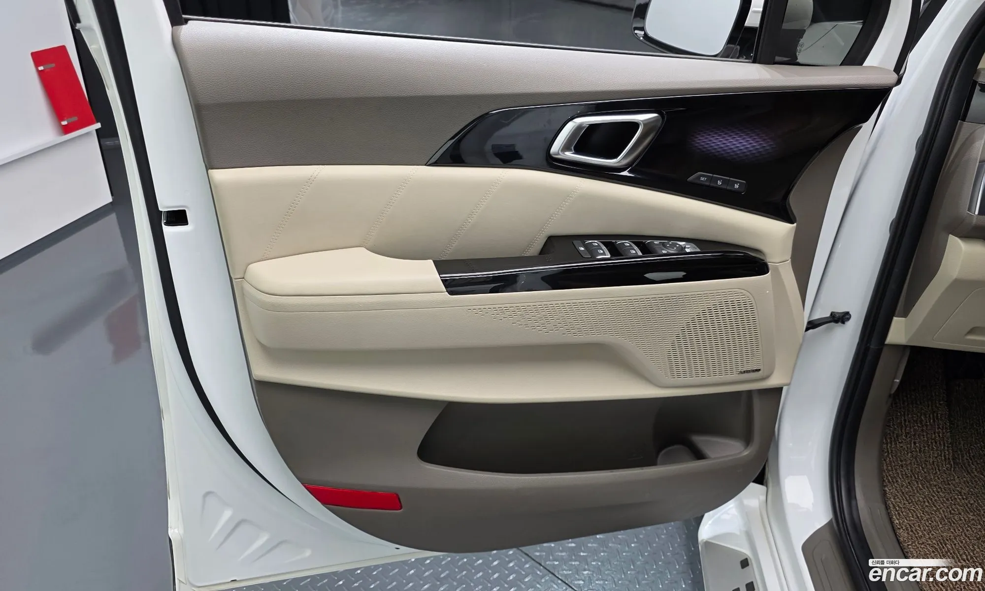 Kia Carnival 2023 — 17