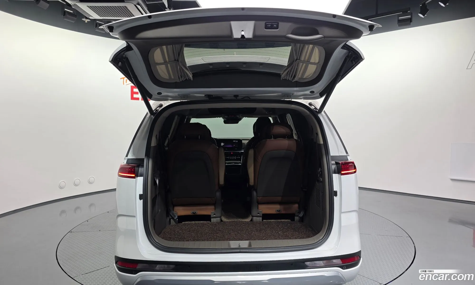 Kia Carnival 2023 — 19