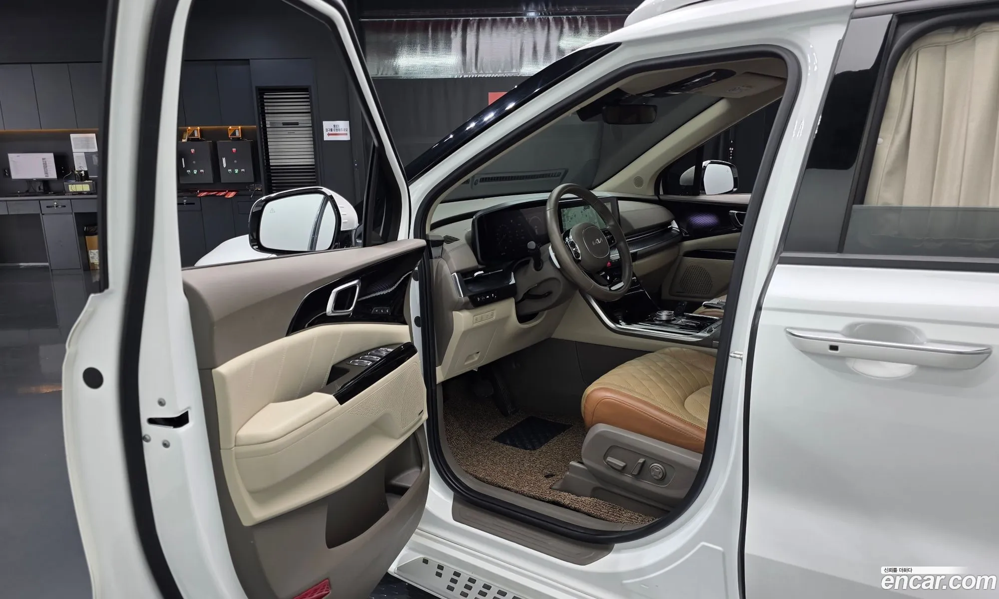 Kia Carnival 2023 — 8