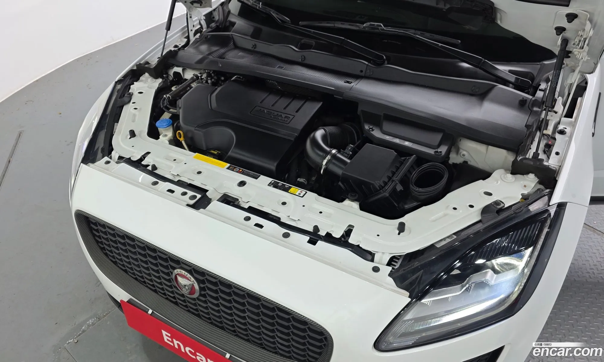 Jaguar E-Pace 2018 SADFA2BX0J1Z33300 — 3