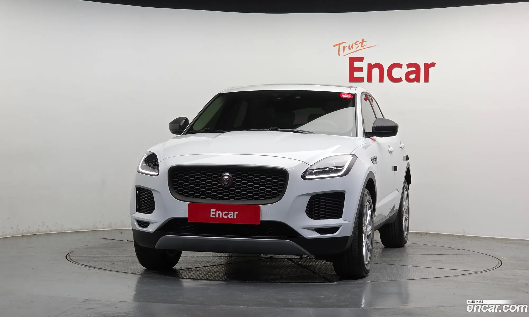 Jaguar E-Pace 2018 SADFA2BX0J1Z33300 — 10