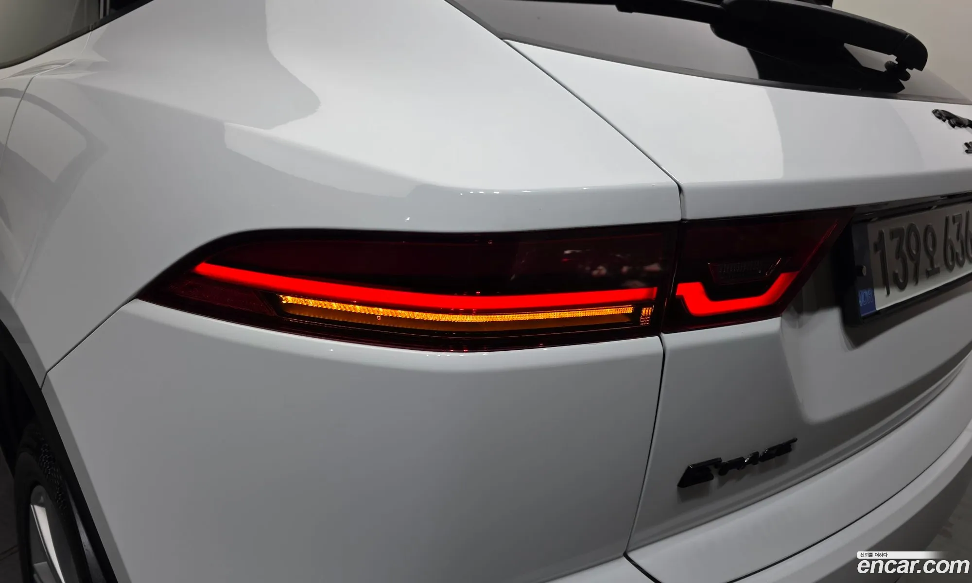 Jaguar E-Pace 2018 SADFA2BX0J1Z33300 — 33