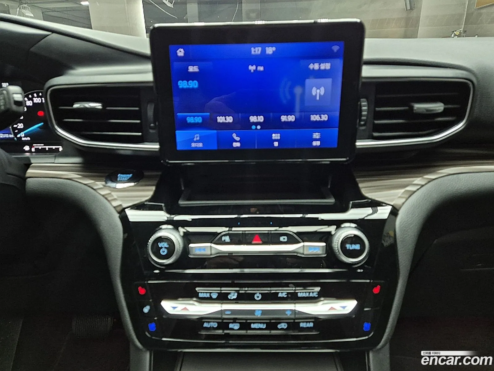 Ford Explorer 6th Gen 2022 — 5