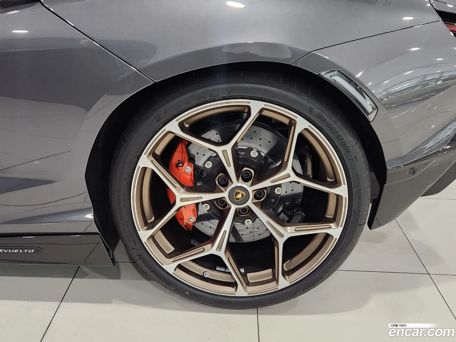 Lamborghini Revuelto 2025 — 12