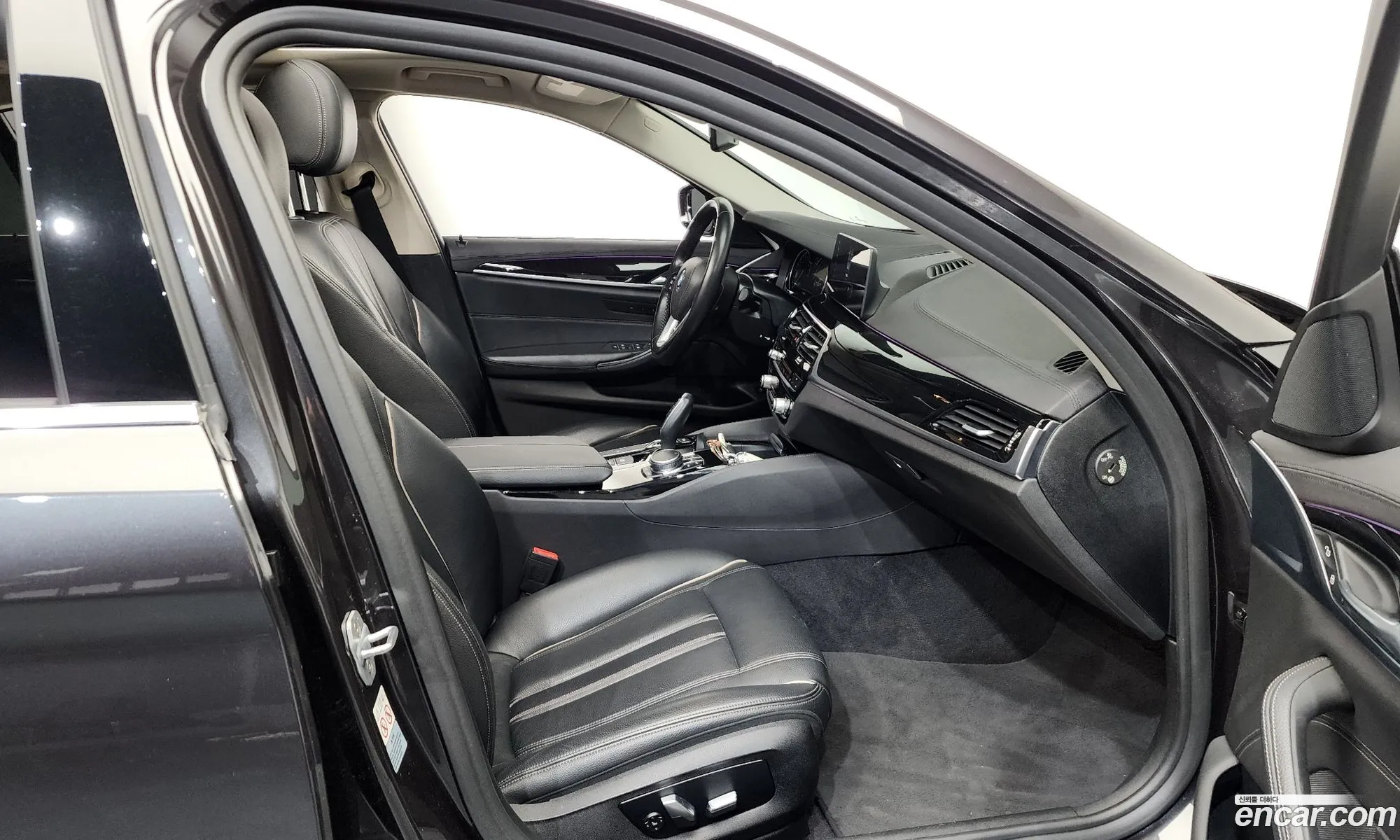 BMW 5 Series 2018 WBAJK7109JBP71906 — 19