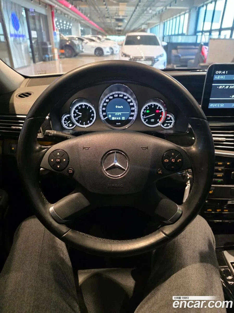 Mercedes-Benz E-Class W212 2011 — 10