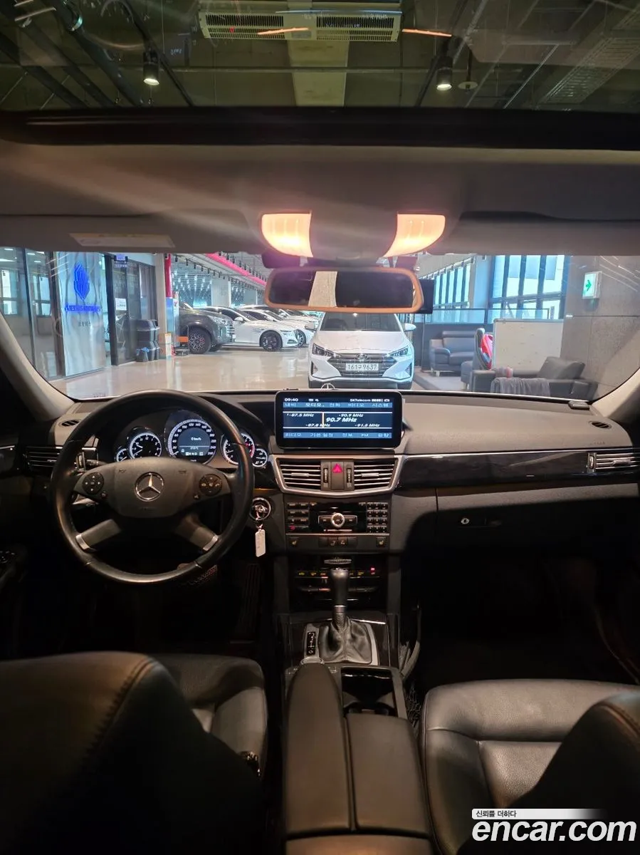 Mercedes-Benz E-Class W212 2011 — 18