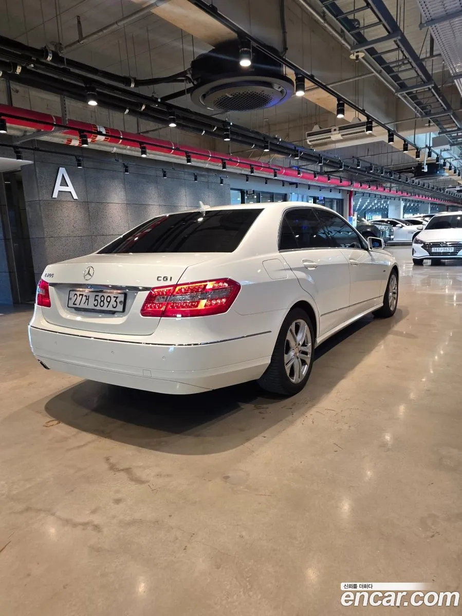 Mercedes-Benz E-Class W212 2011 — 17