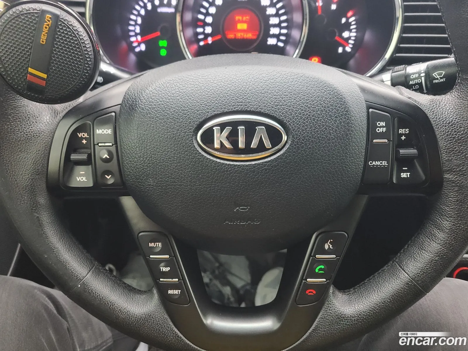 Kia K5 2010 — 17