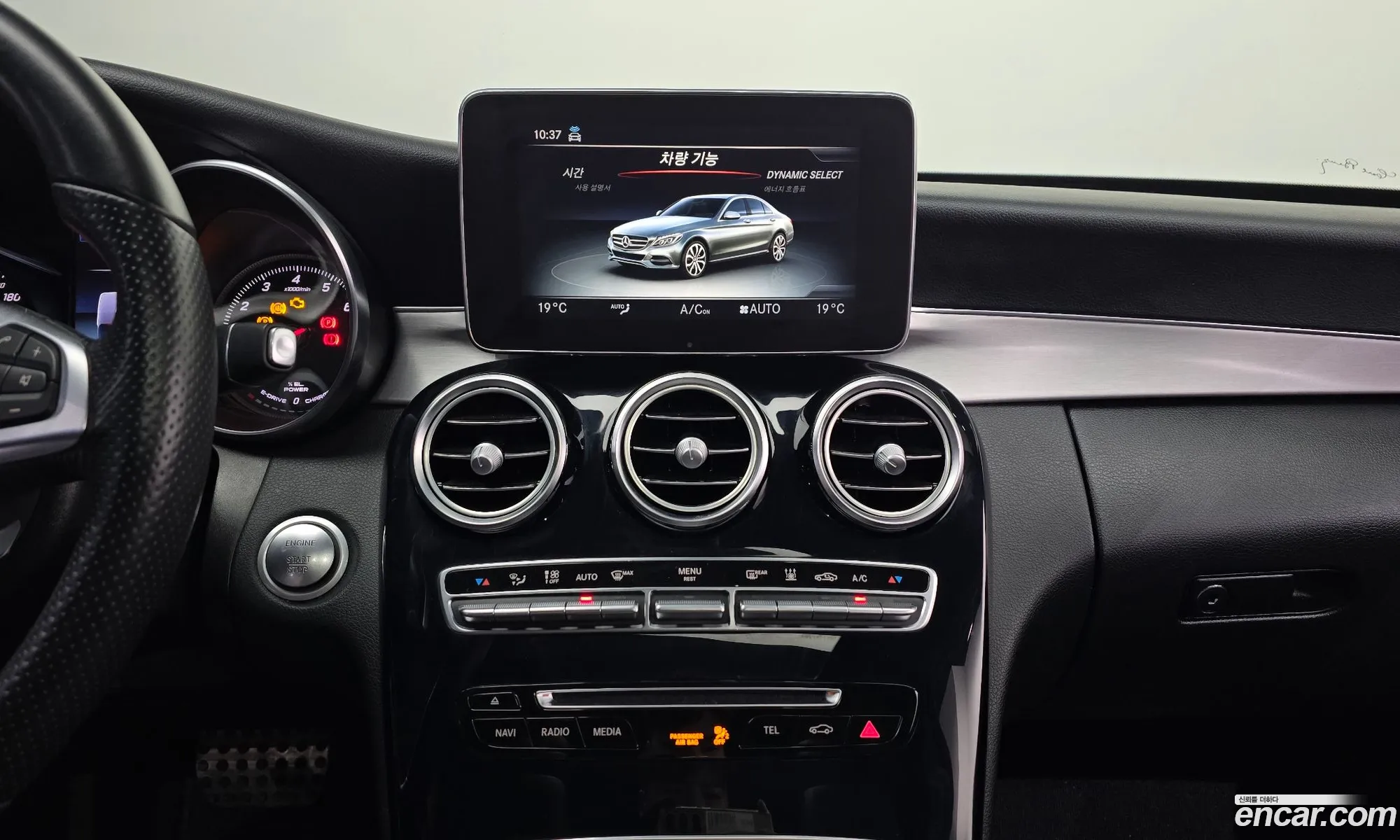 Mercedes-Benz C-Class W205 2018 — 12