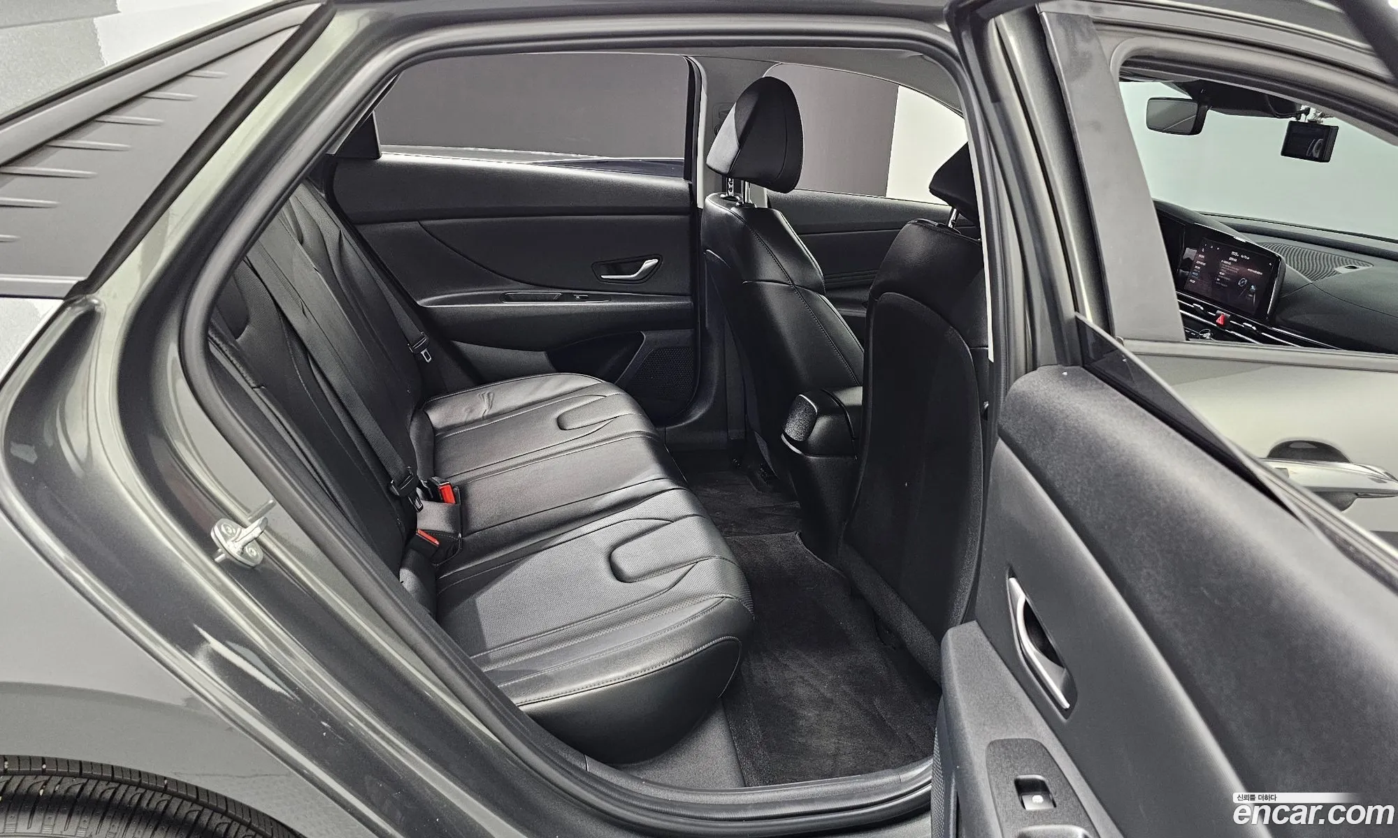 Hyundai Elantra 2022 — 10