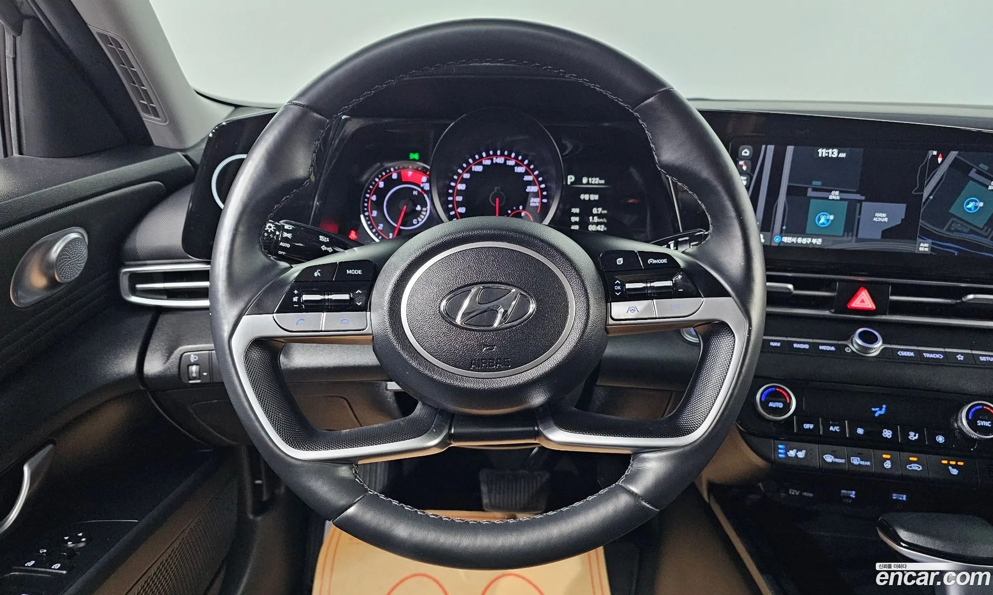 Hyundai Elantra 2022 — 5