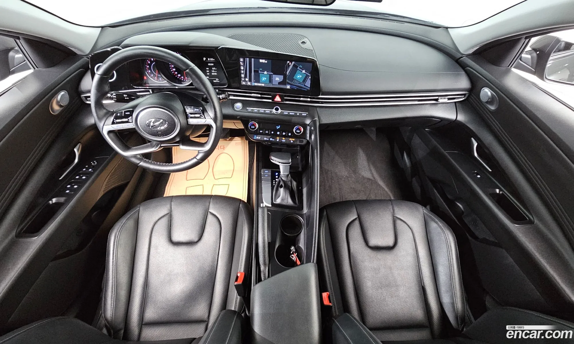 Hyundai Elantra 2022 — 19
