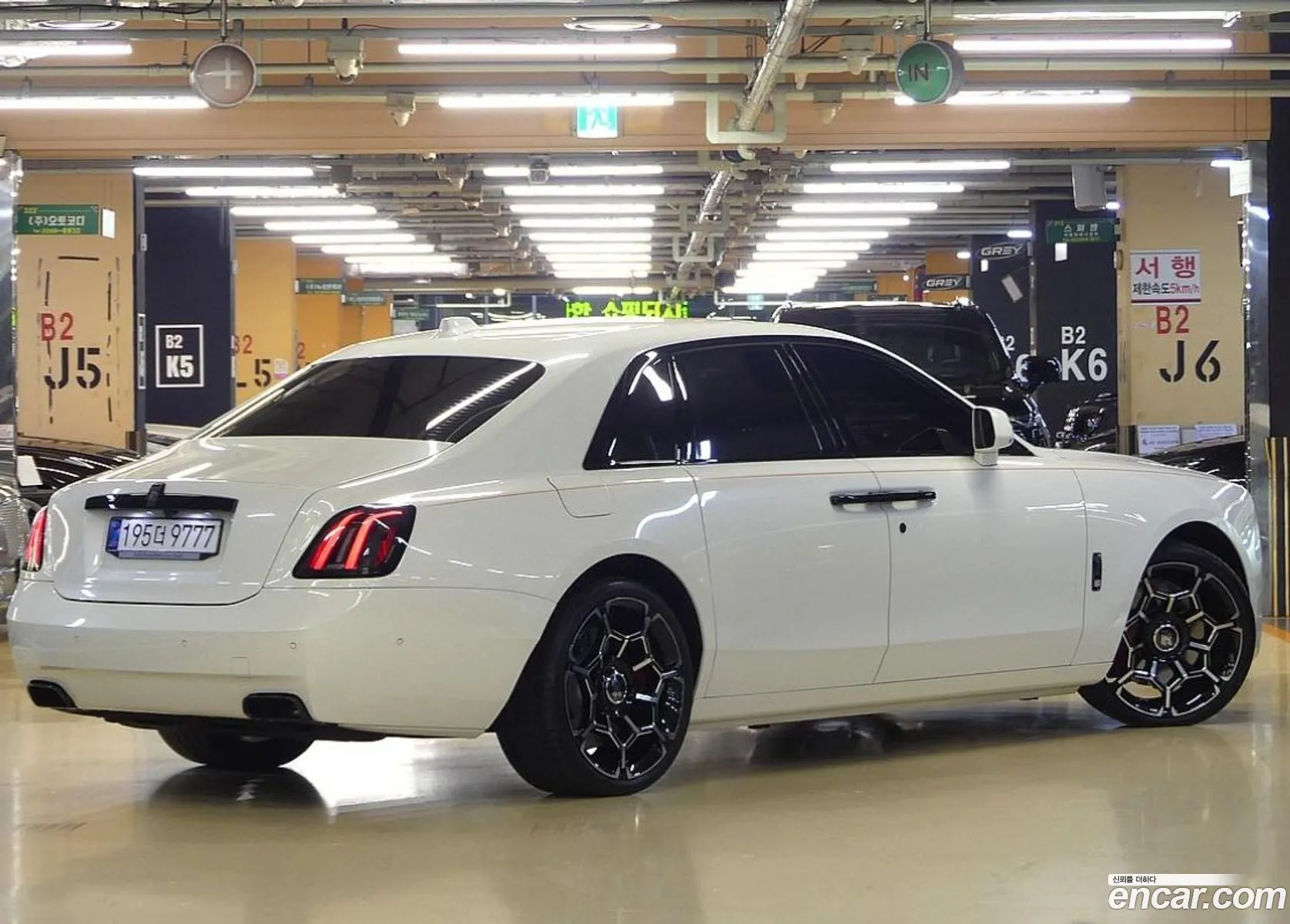Rolls-Royce Ghost 2025 — 12