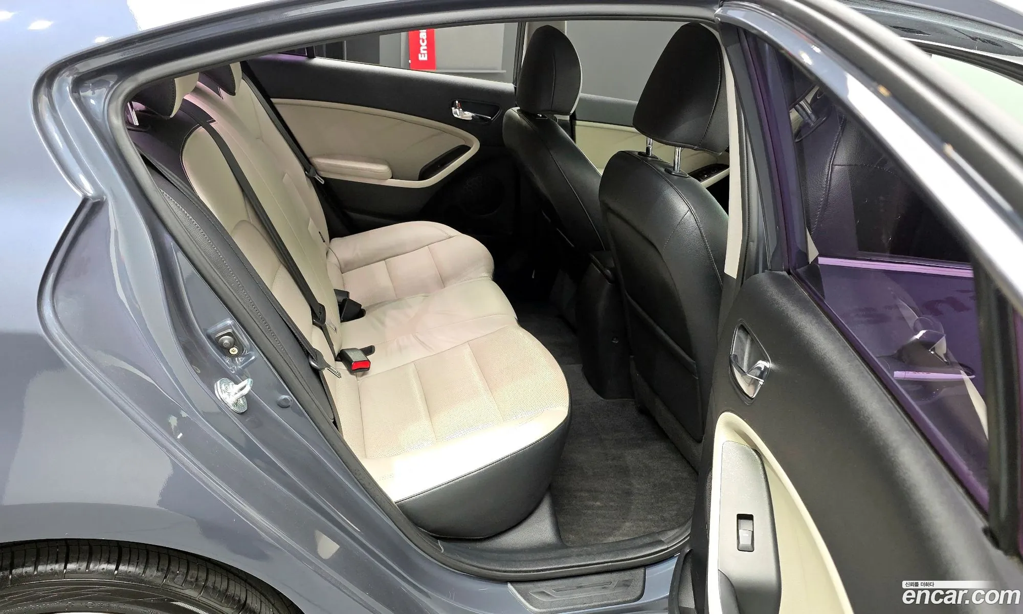 Kia K3 2012 — 17