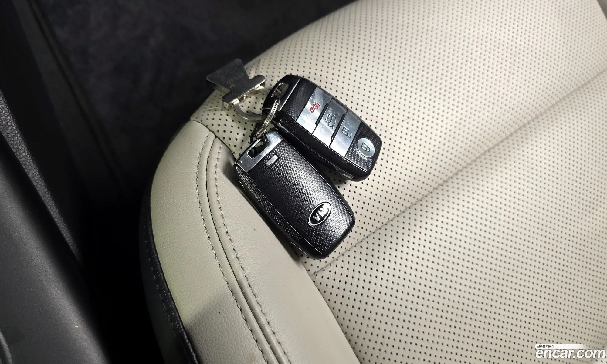 Kia K3 2012 — 27