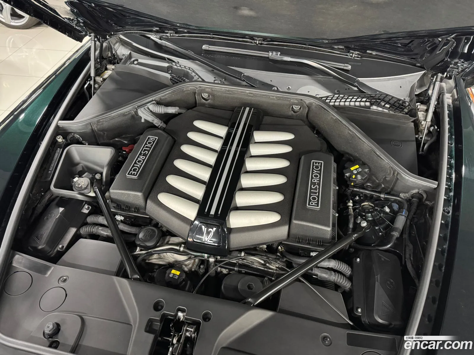 Rolls-Royce Dawn 2017 — 12