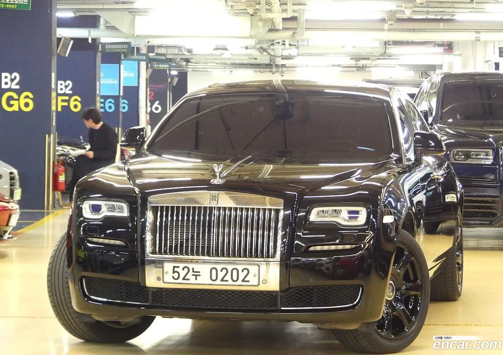 Rolls-Royce Ghost 2016 — 18