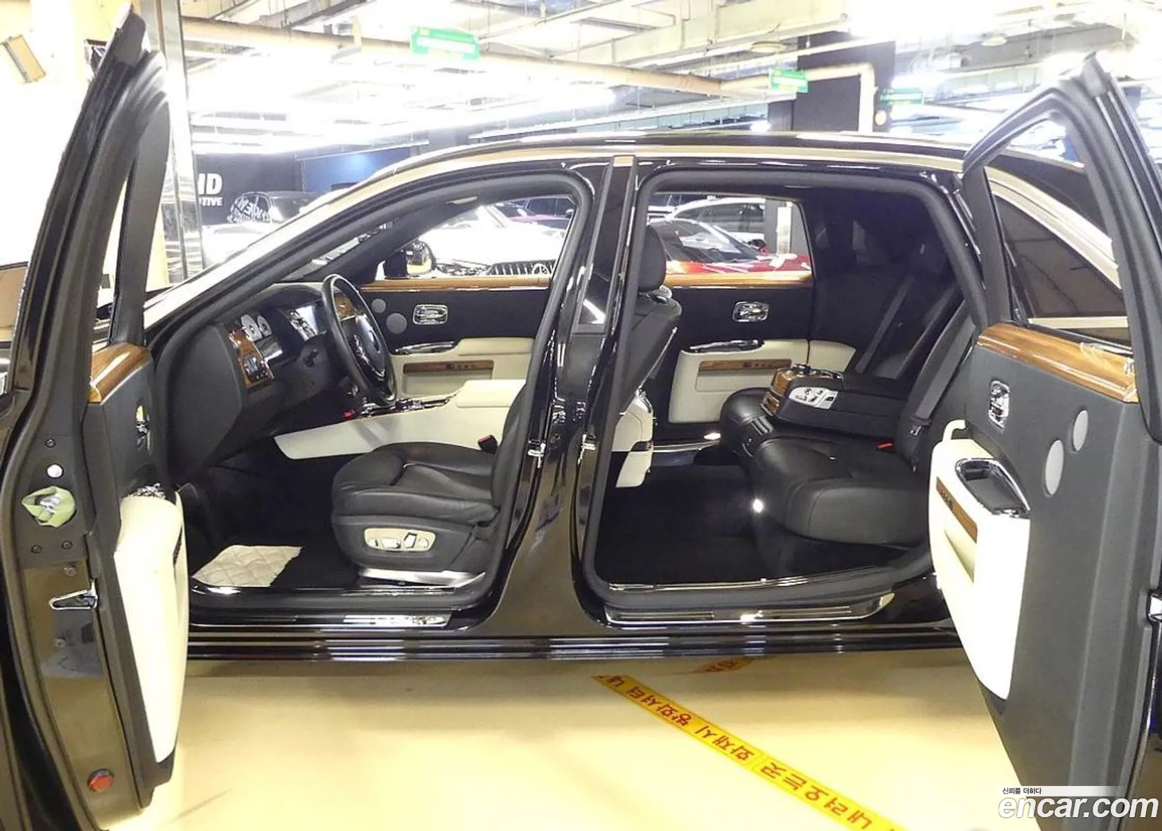 Rolls-Royce Ghost 2016 — 10
