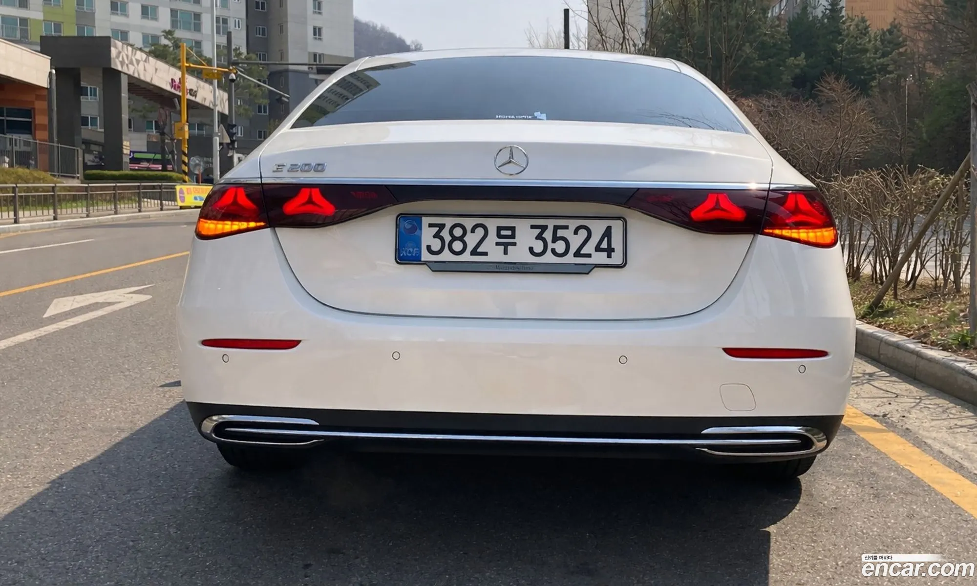 Mercedes-Benz E-Class W214 2026 — 12