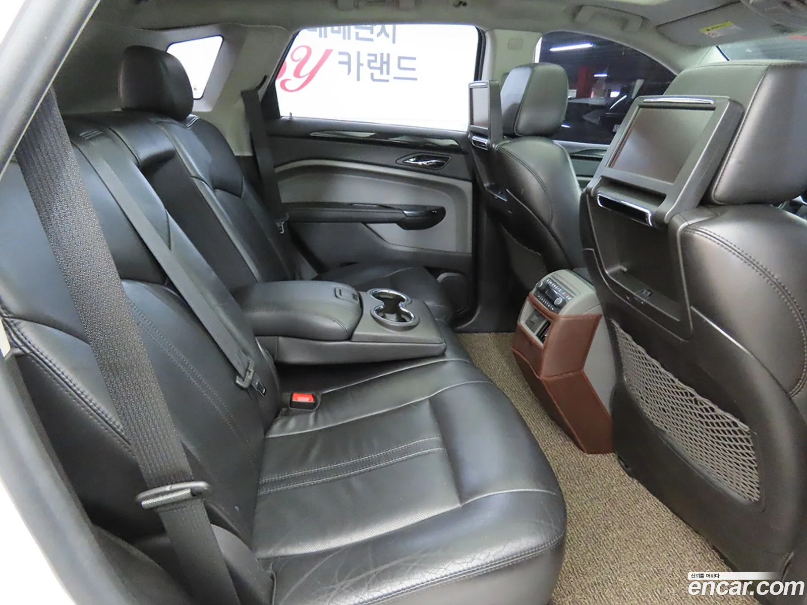 Cadillac SRX 2011 — 19