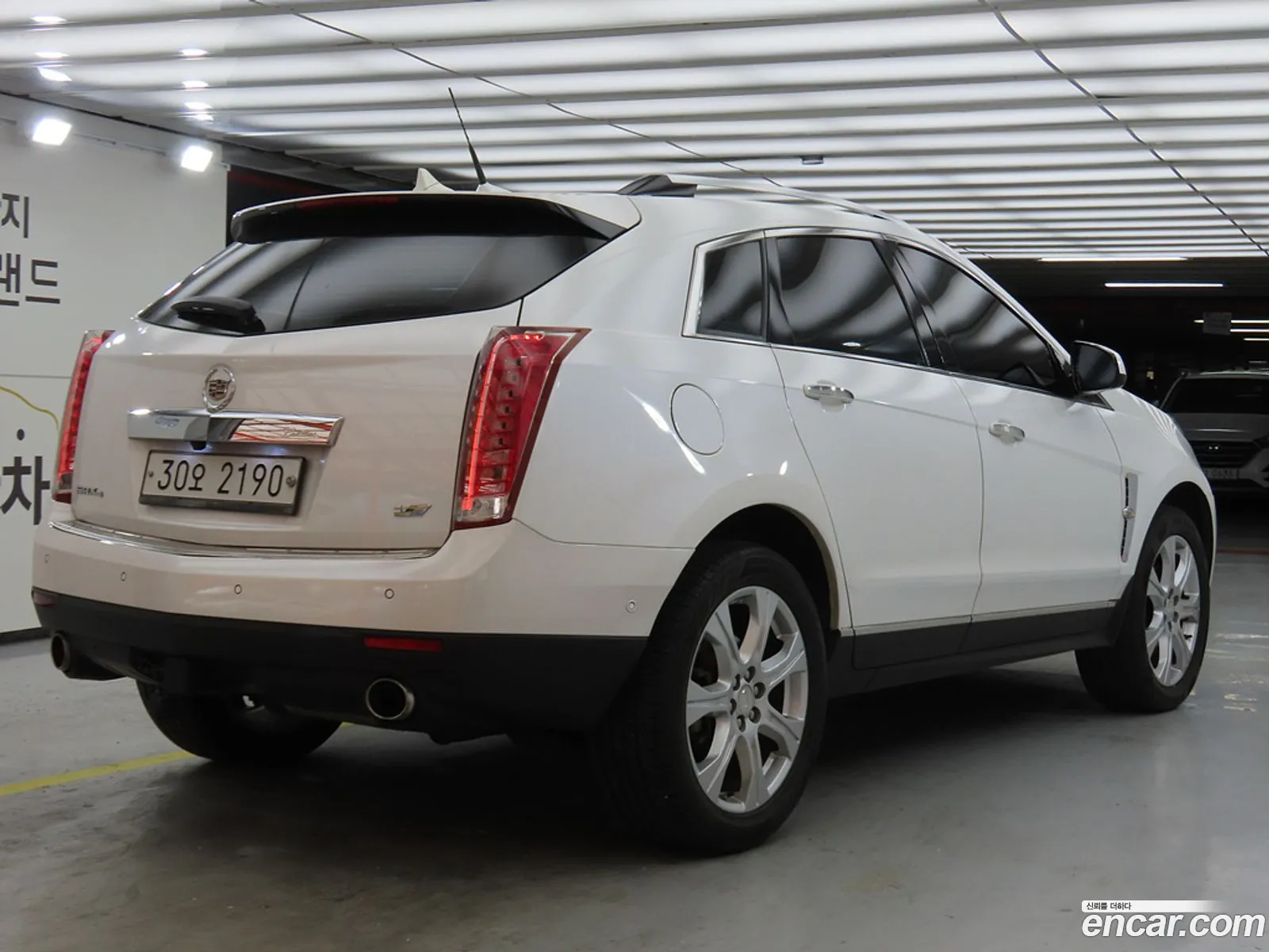 Cadillac SRX 2011 — 17