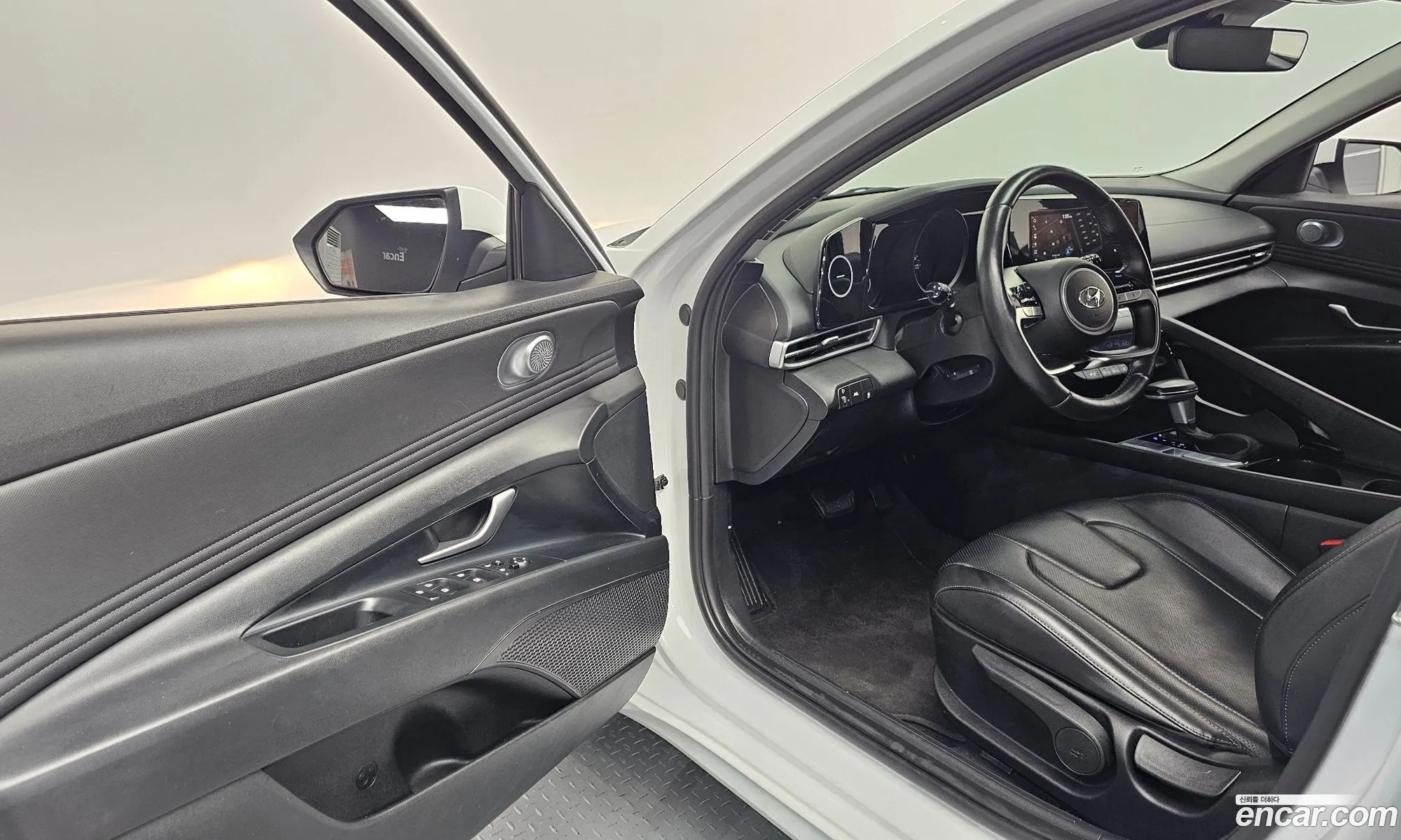 Hyundai Elantra 2021 — 24