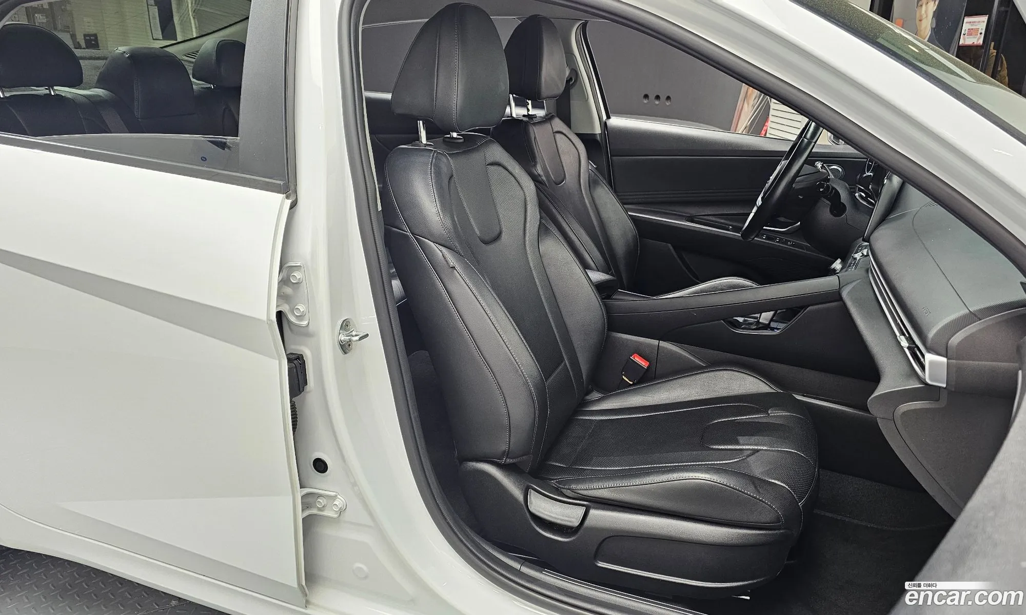 Hyundai Elantra 2021 — 25