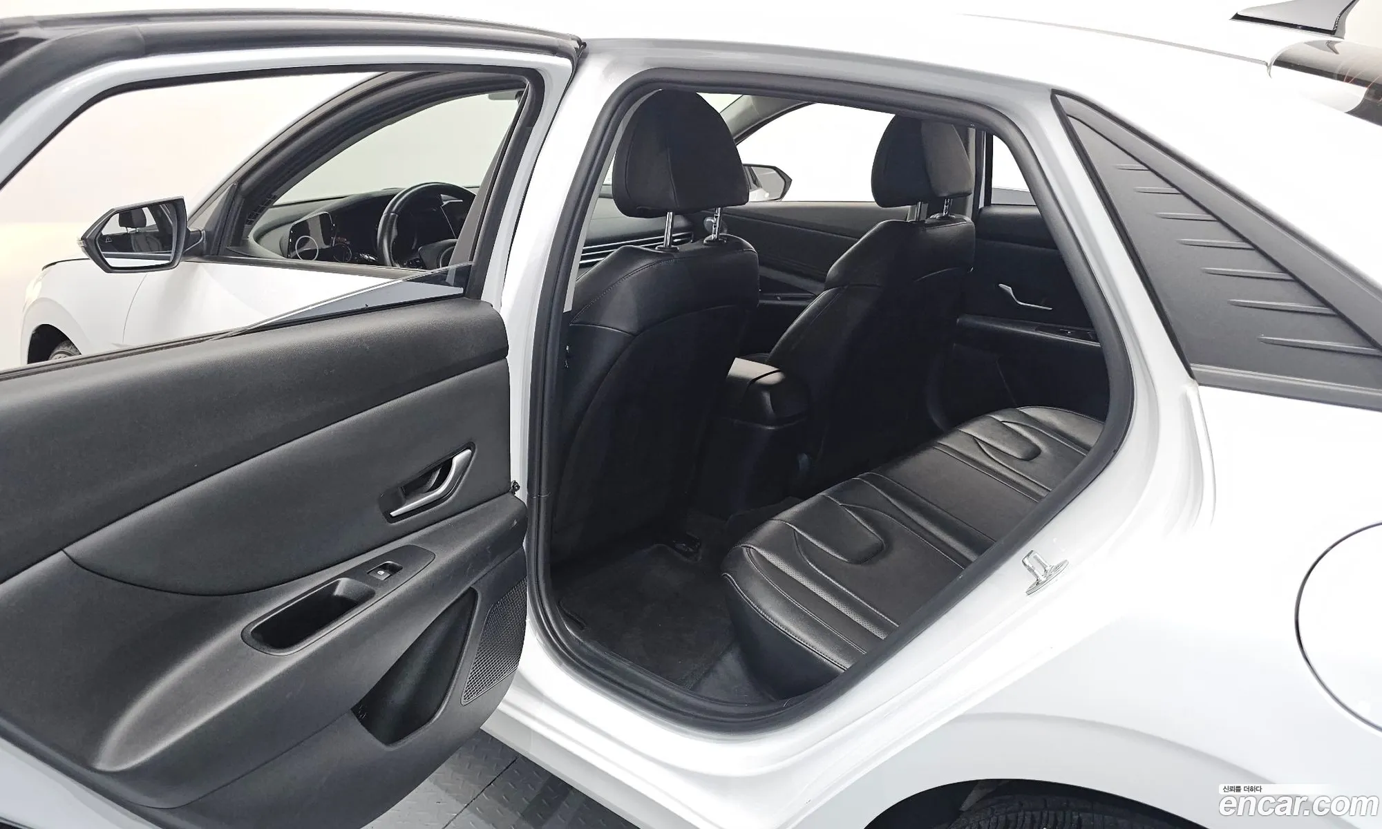 Hyundai Elantra 2021 — 31