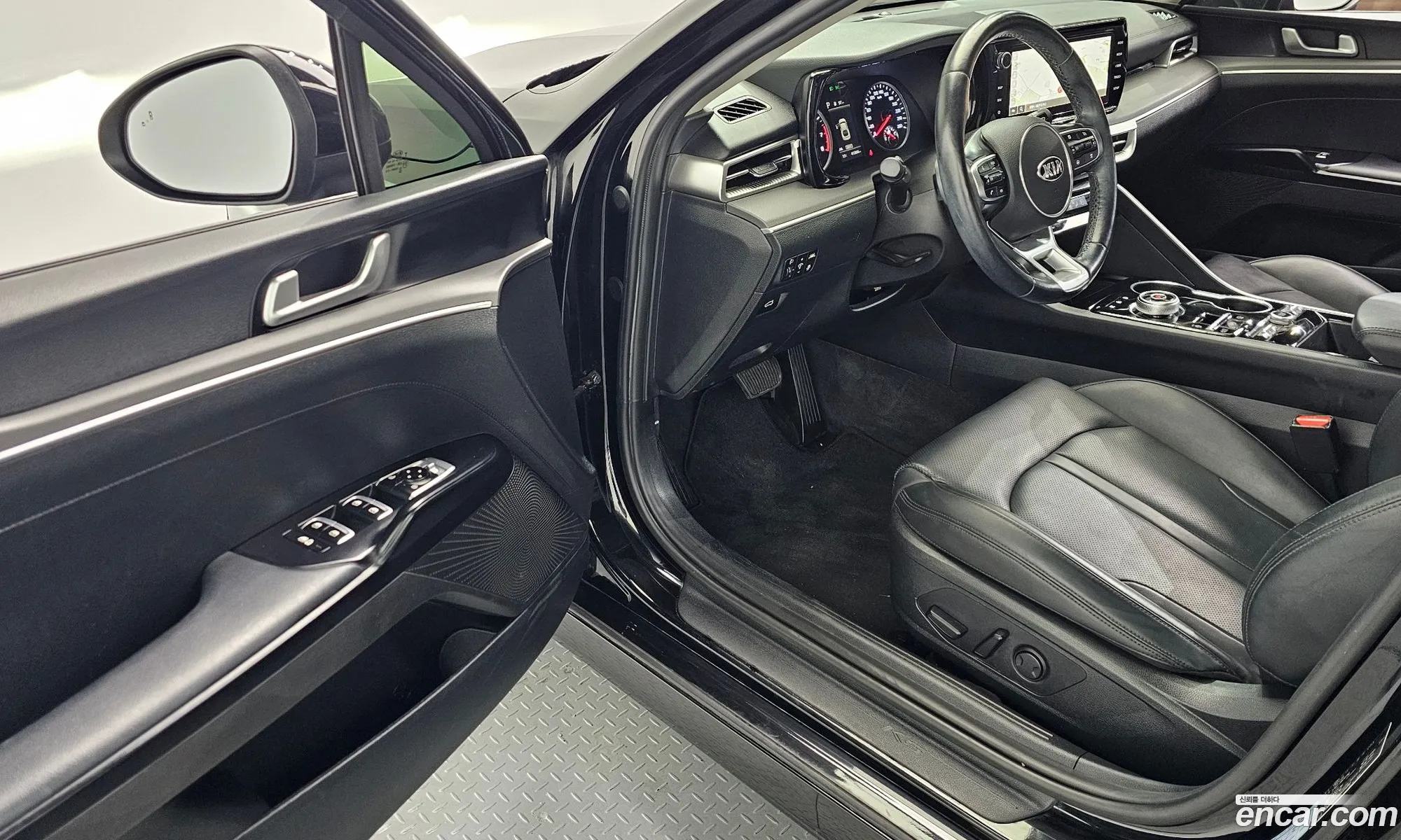 Kia K5 2021 — 17