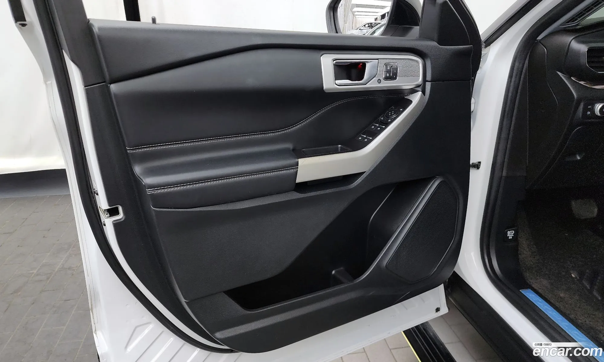 Ford Explorer 6th Gen 2022 1FM5K8FW2NNA03756 — 26