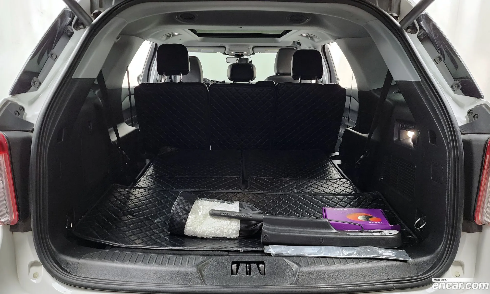 Ford Explorer 6th Gen 2022 1FM5K8FW2NNA03756 — 17