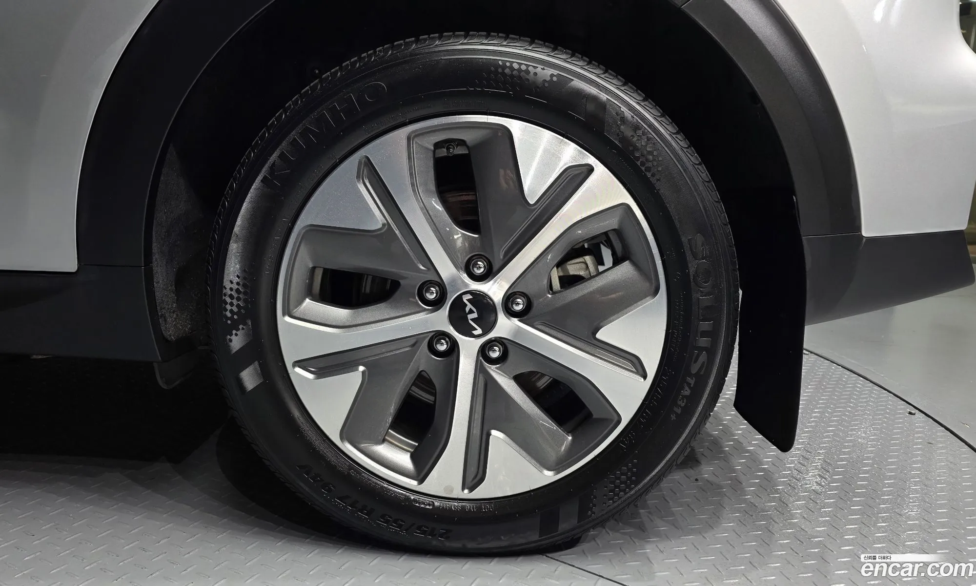 Kia Niro Plus 2022 — 24