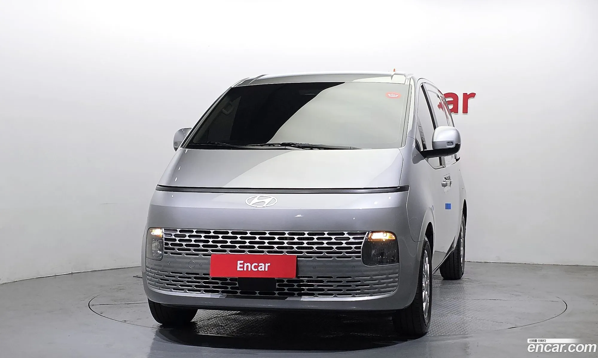Hyundai Staria 2025 — 17