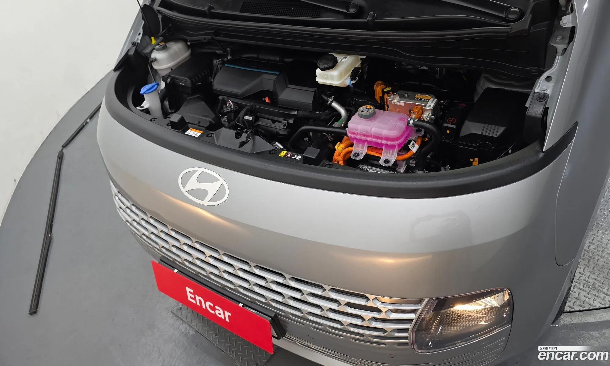 Hyundai Staria 2025 — 10