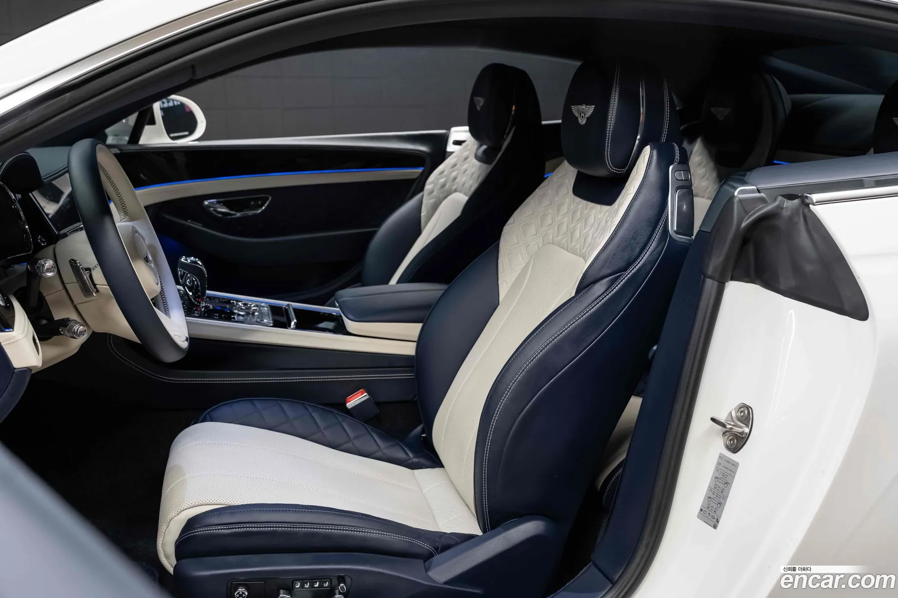 Bentley Continental GT 2023 — 10