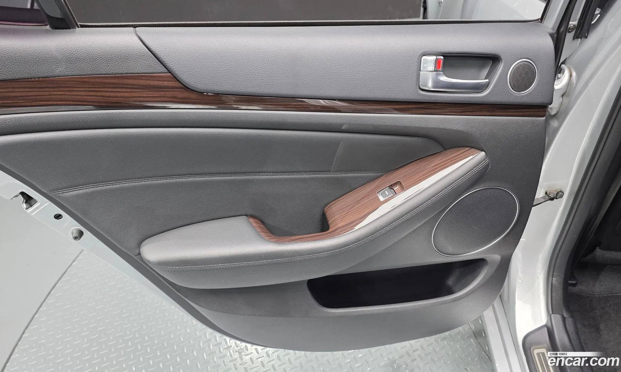 Kia K7 2015 — 24